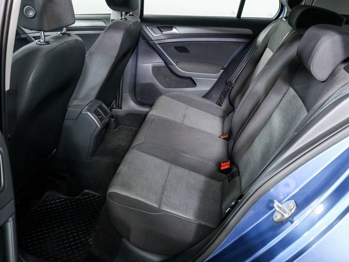 Volkswagen Golf с пробегом — 2013 год. Фото: #8