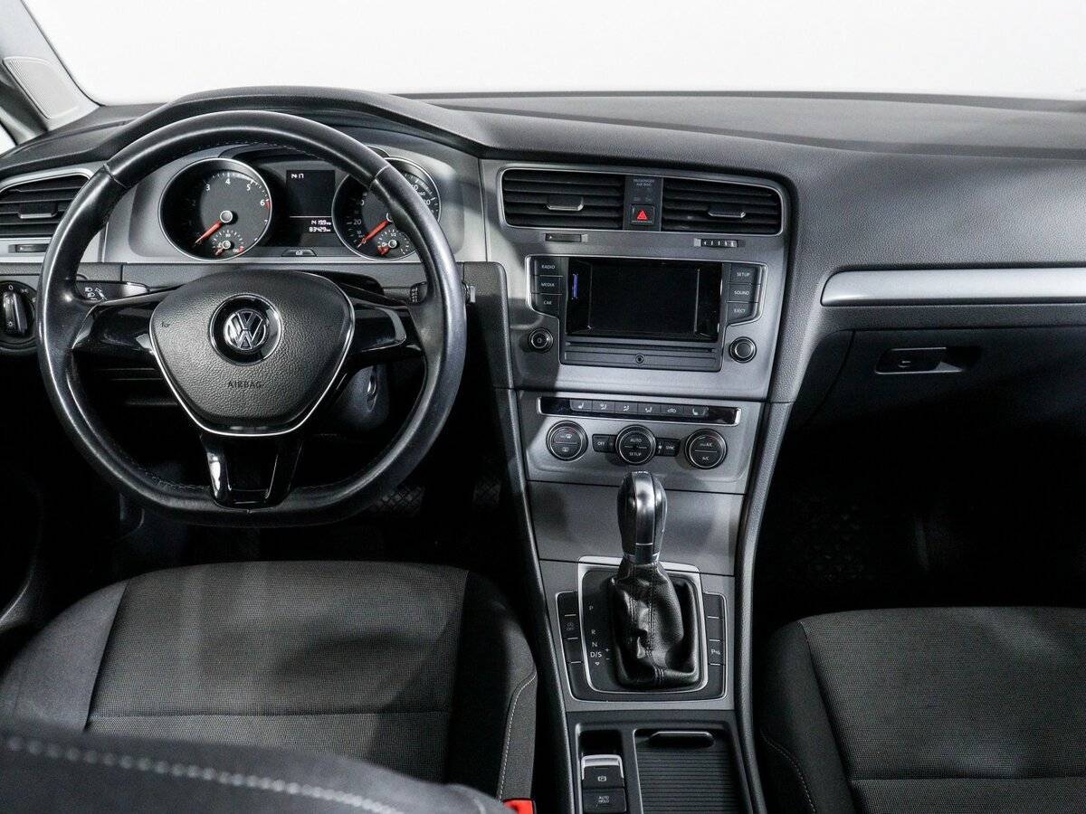 Volkswagen Golf с пробегом — 2013 год. Фото: #10