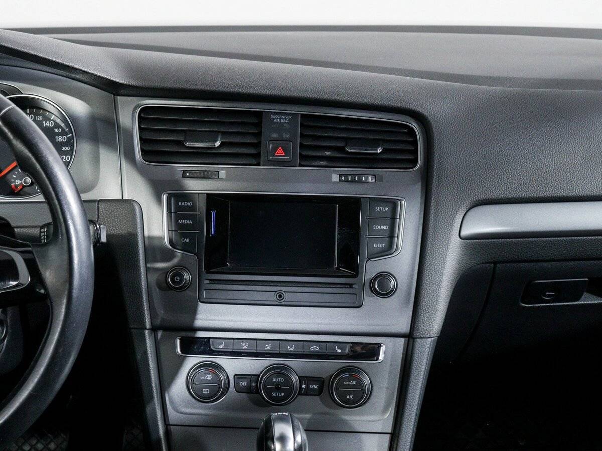 Volkswagen Golf с пробегом — 2013 год. Фото: #11