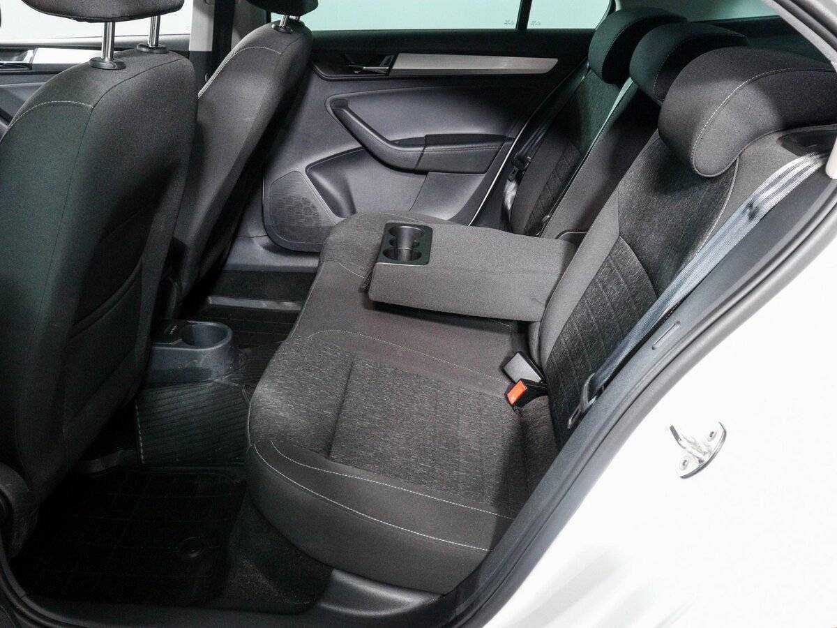 Skoda Rapid с пробегом — 2020 год. Фото: #9