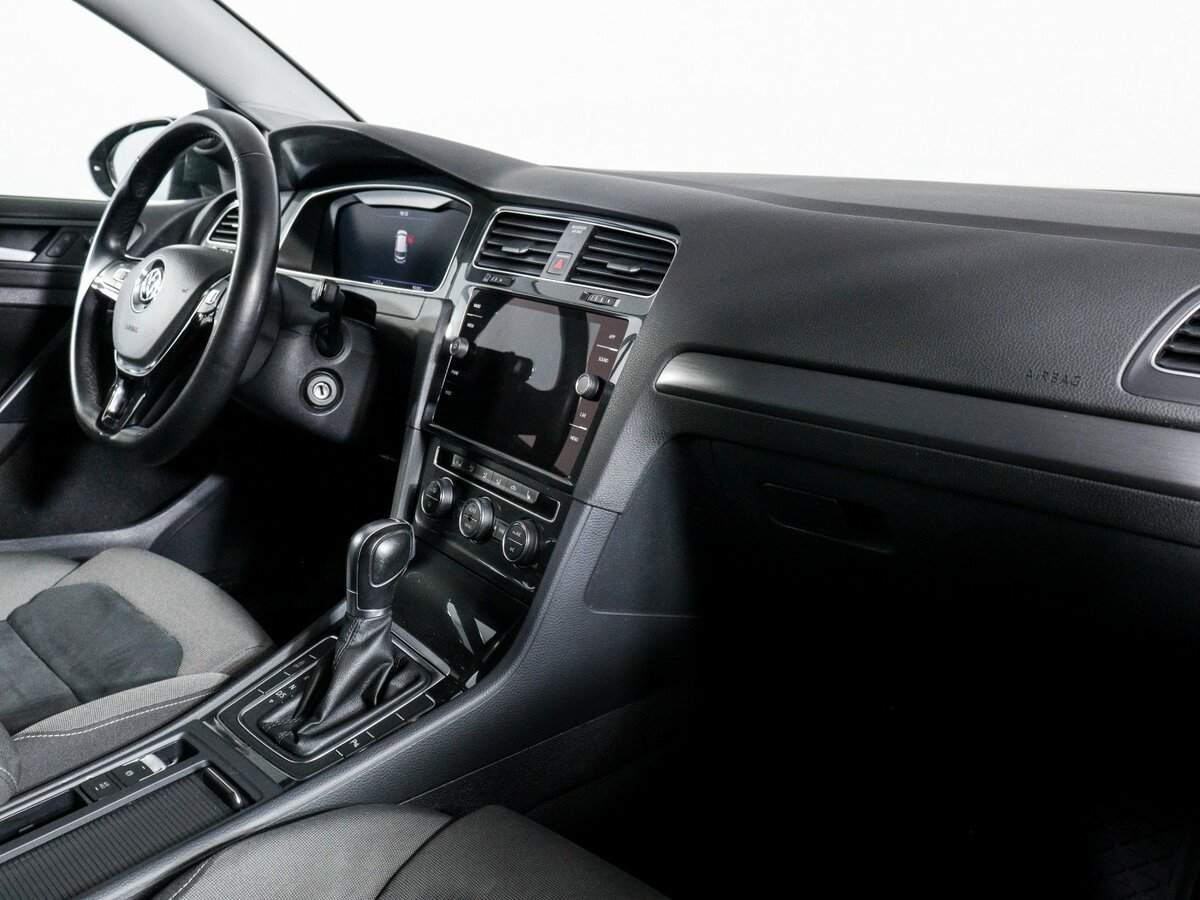 Volkswagen Golf с пробегом — 2018 год. Фото: #8