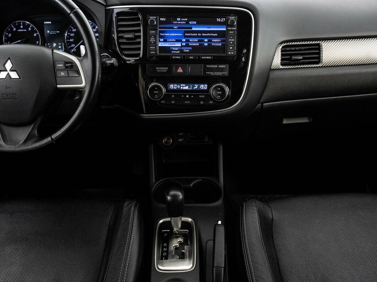 Mitsubishi Outlander с пробегом — 2014 год. Фото: #10