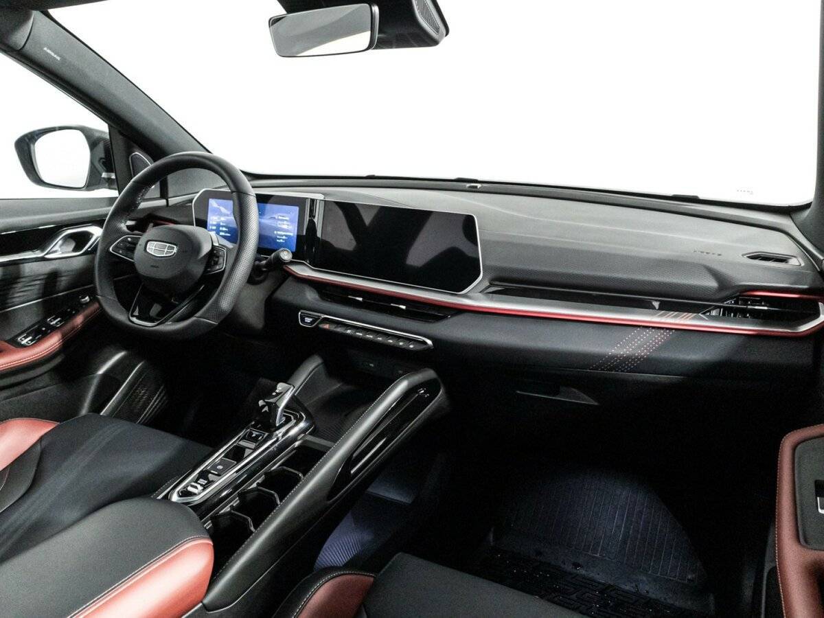 Geely Coolray с пробегом — 2023 год. Фото: #8