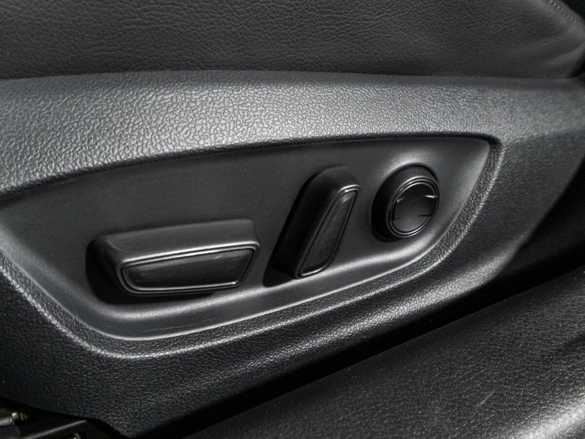 Toyota Camry с пробегом — 2018 год. Фото: #17