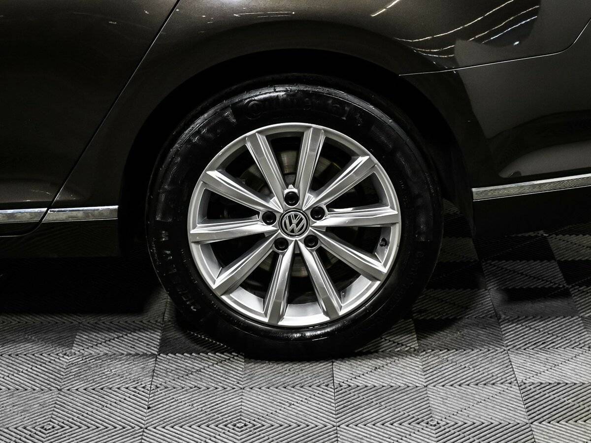 Volkswagen Passat с пробегом — 2017 год. Фото: #13