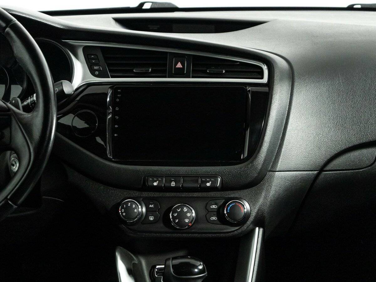 Kia Ceed с пробегом — 2015 год. Фото: #13