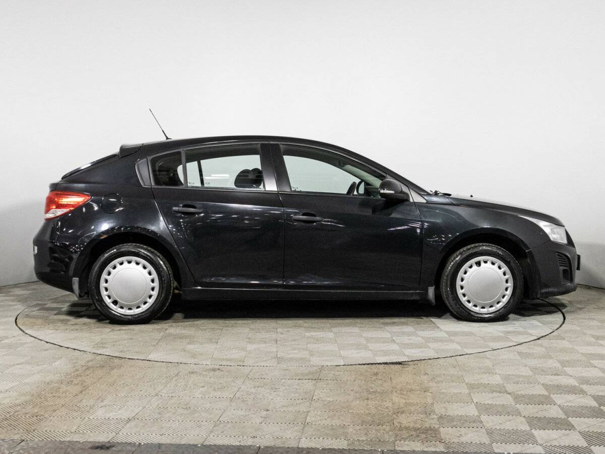 Chevrolet Cruze с пробегом — 2015 год. Фото: #3