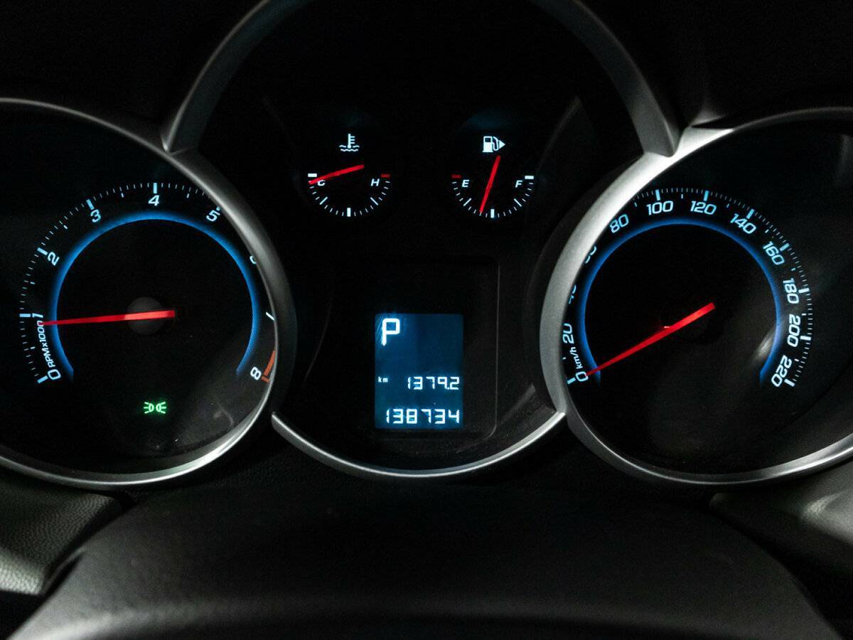 Chevrolet Cruze с пробегом — 2015 год. Фото: #11