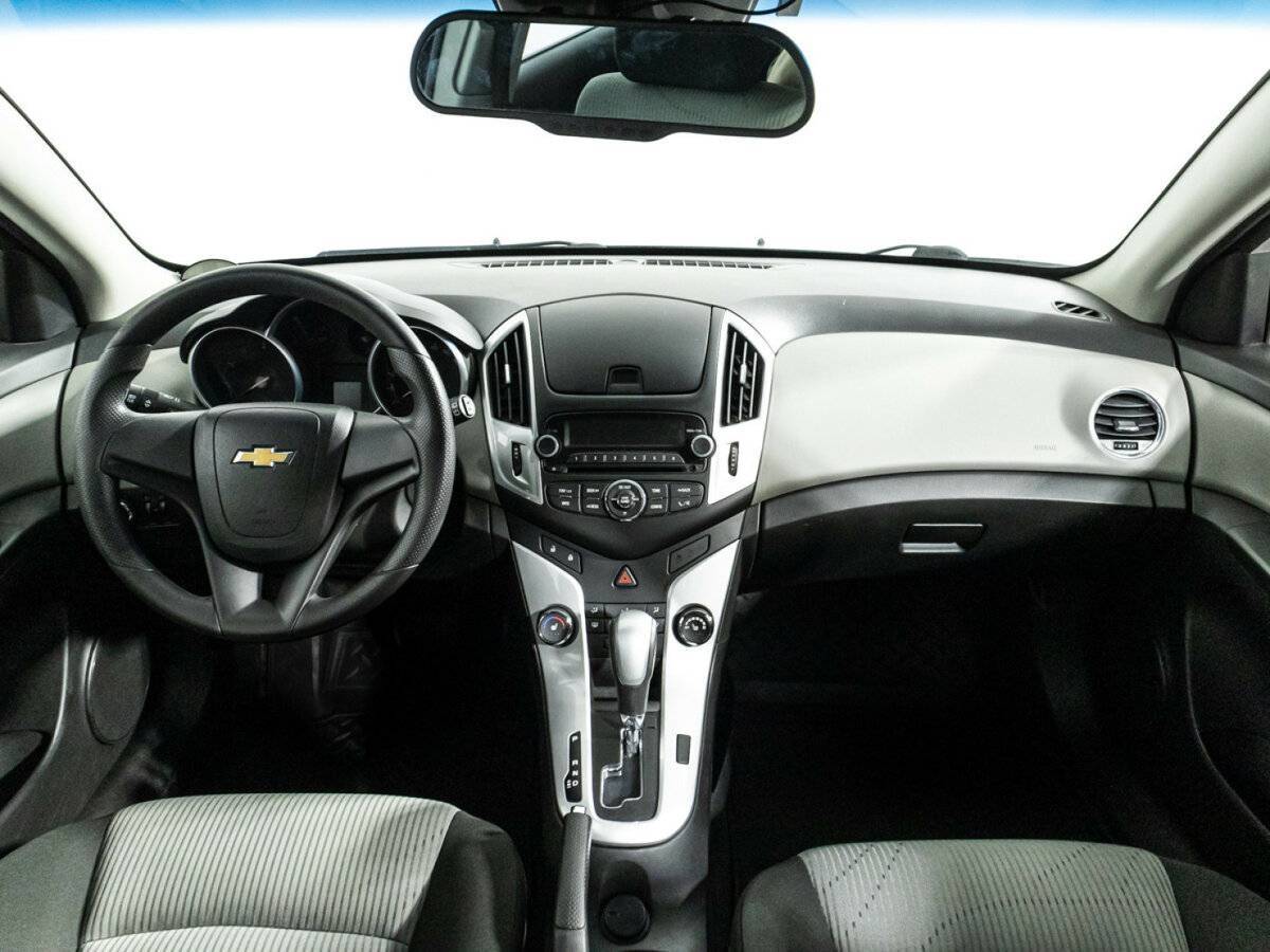 Chevrolet Cruze с пробегом — 2015 год. Фото: #12