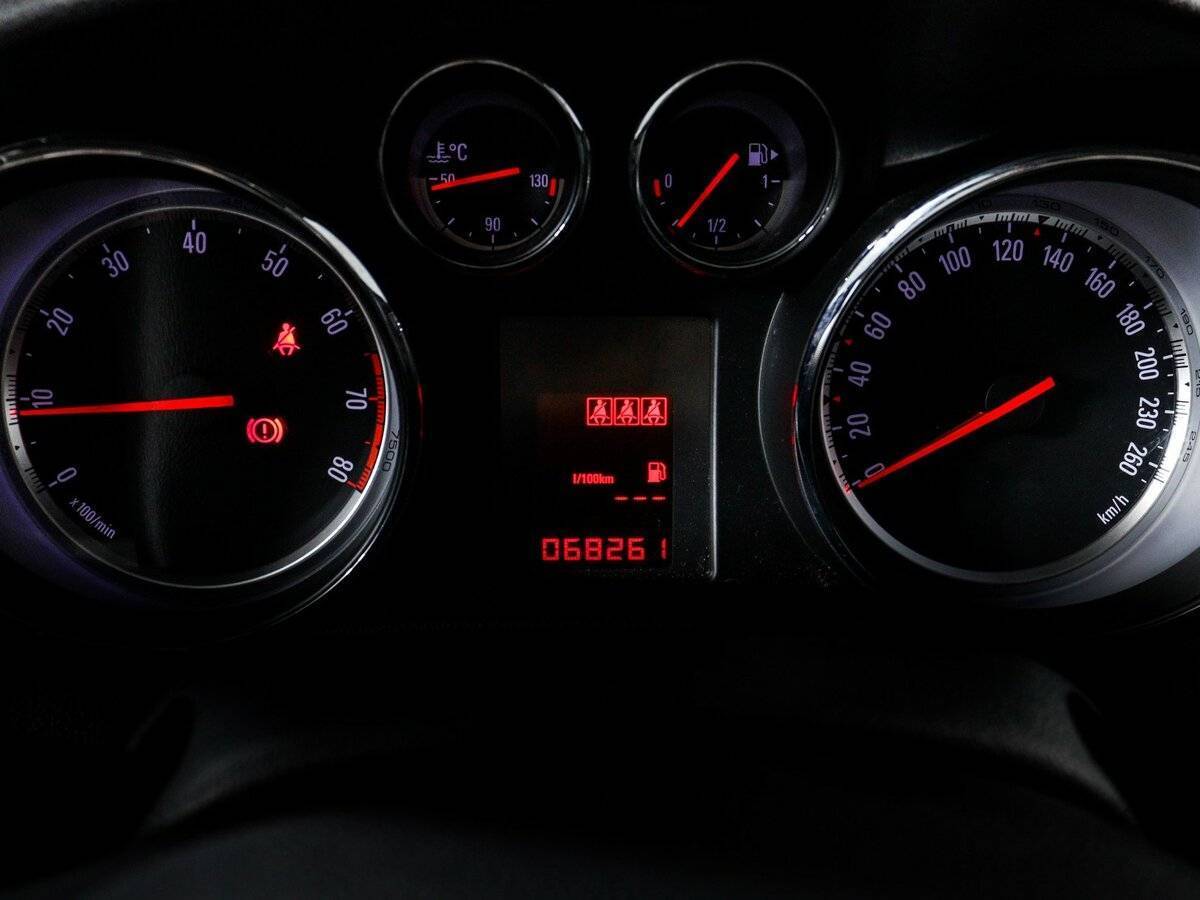 Opel Mokka с пробегом — 2014 год. Фото: #10