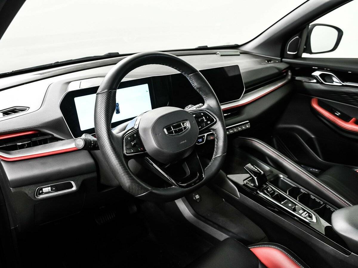 Geely Coolray с пробегом — 2024 год. Фото: #12