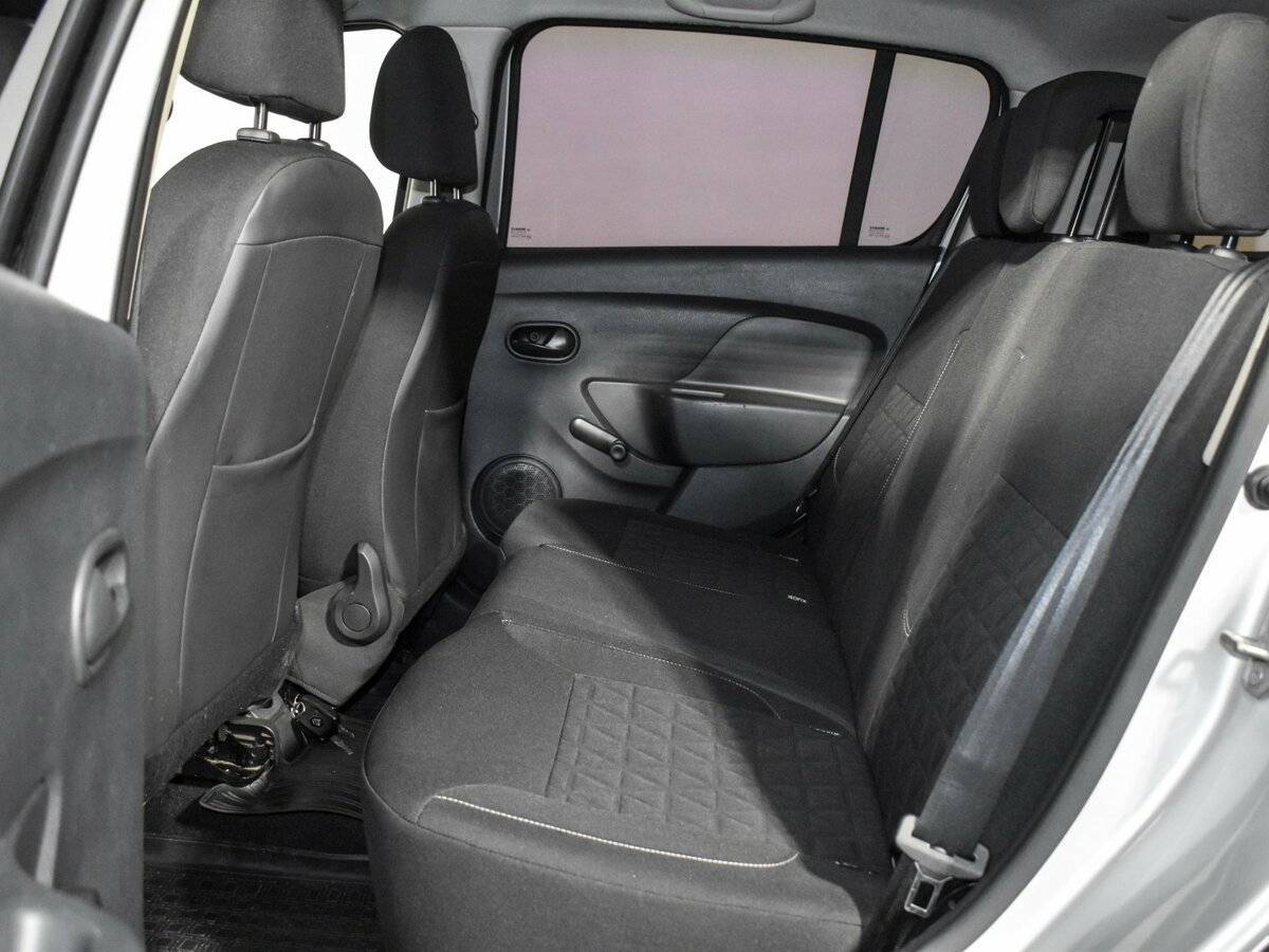 Renault Sandero с пробегом — 2017 год. Фото: #10