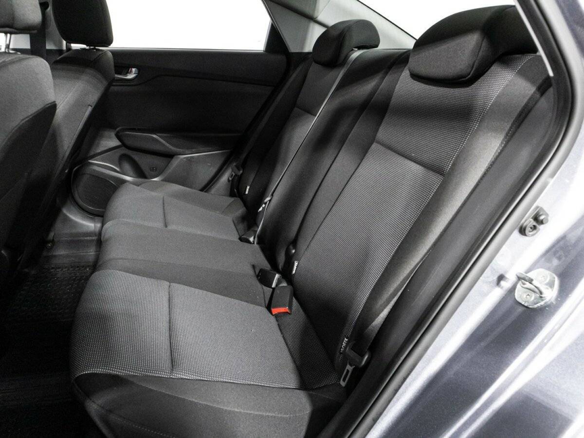 Hyundai Solaris с пробегом — 2021 год. Фото: #9