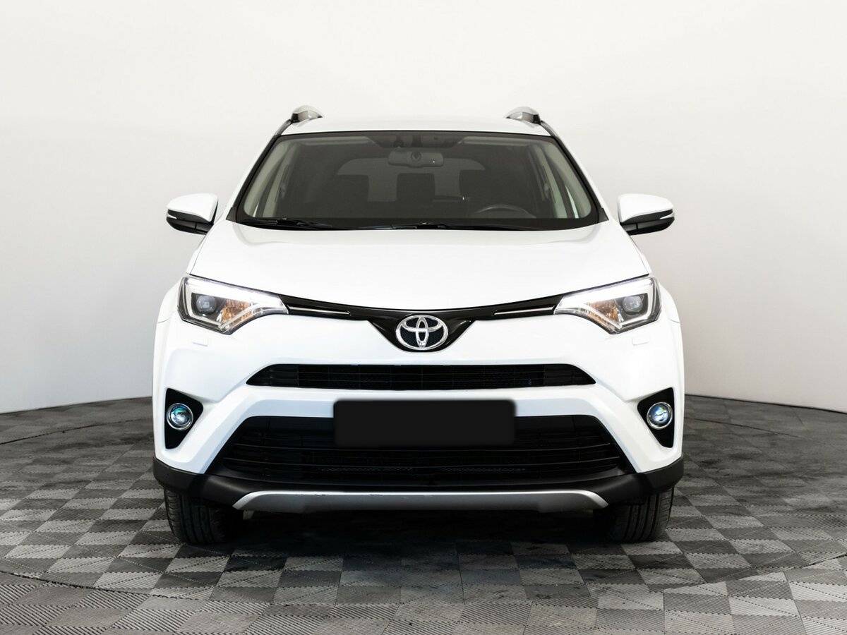 Toyota RAV4 с пробегом — 2018 год. Фото: #1