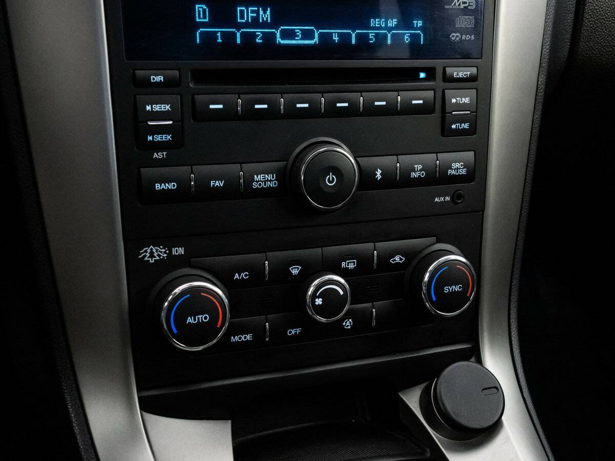 Chevrolet Captiva с пробегом — 2015 год. Фото: #11