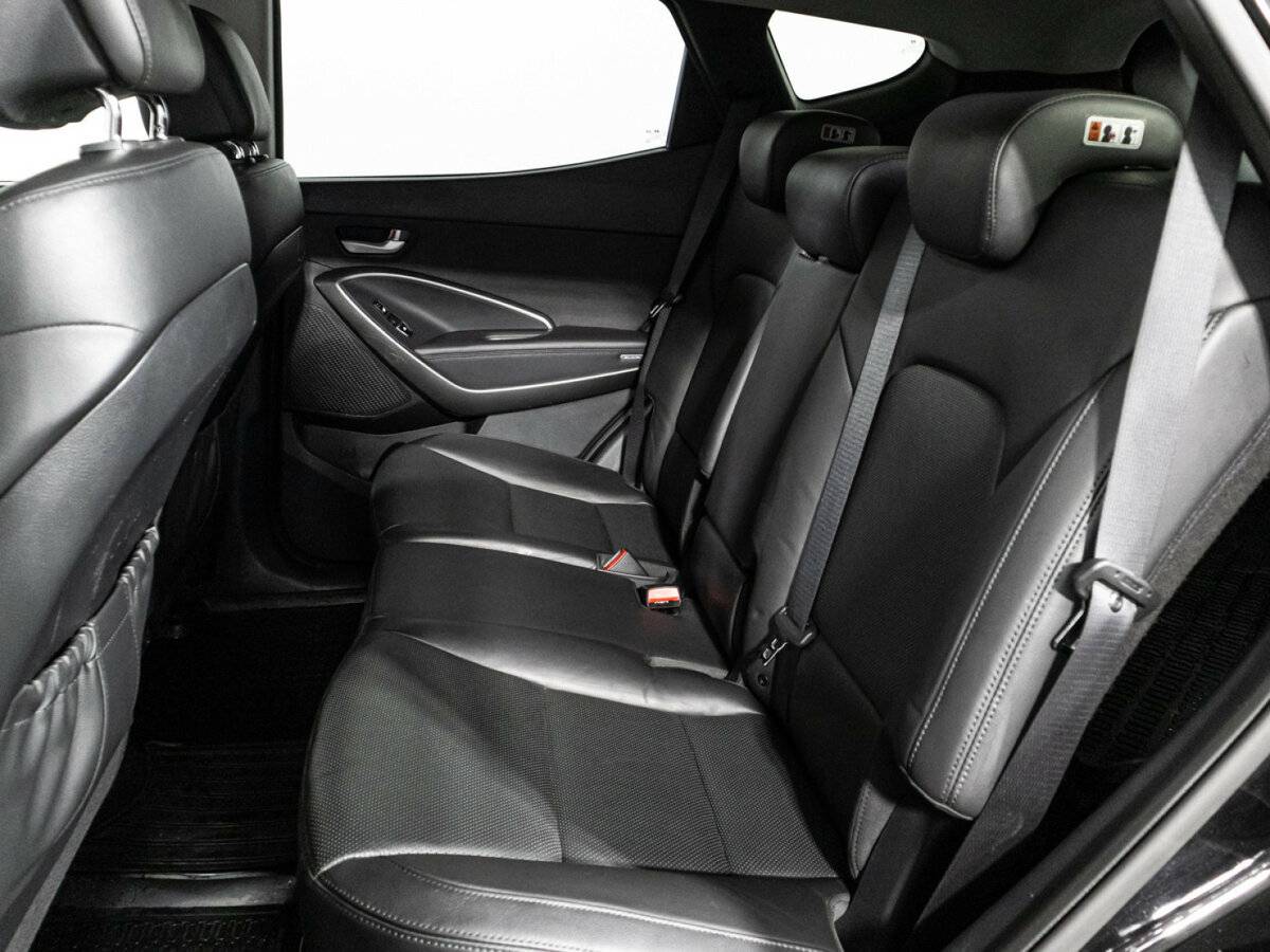 Hyundai Santa Fe с пробегом — 2017 год. Фото: #9