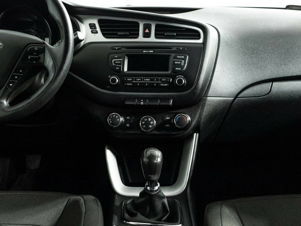 Kia Ceed с пробегом — 2012 год. Фото: #13