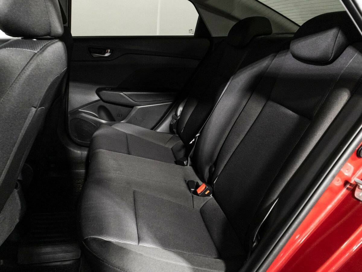 Hyundai Solaris с пробегом — 2018 год. Фото: #9