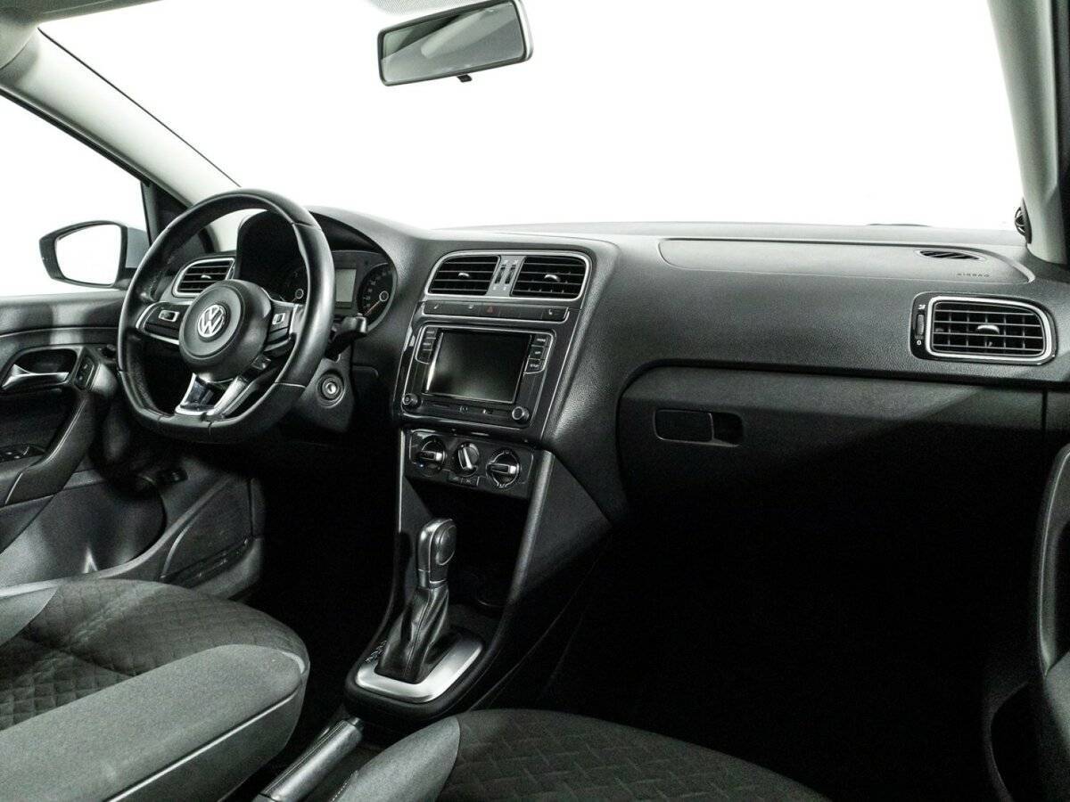 Volkswagen Polo с пробегом — 2018 год. Фото: #8