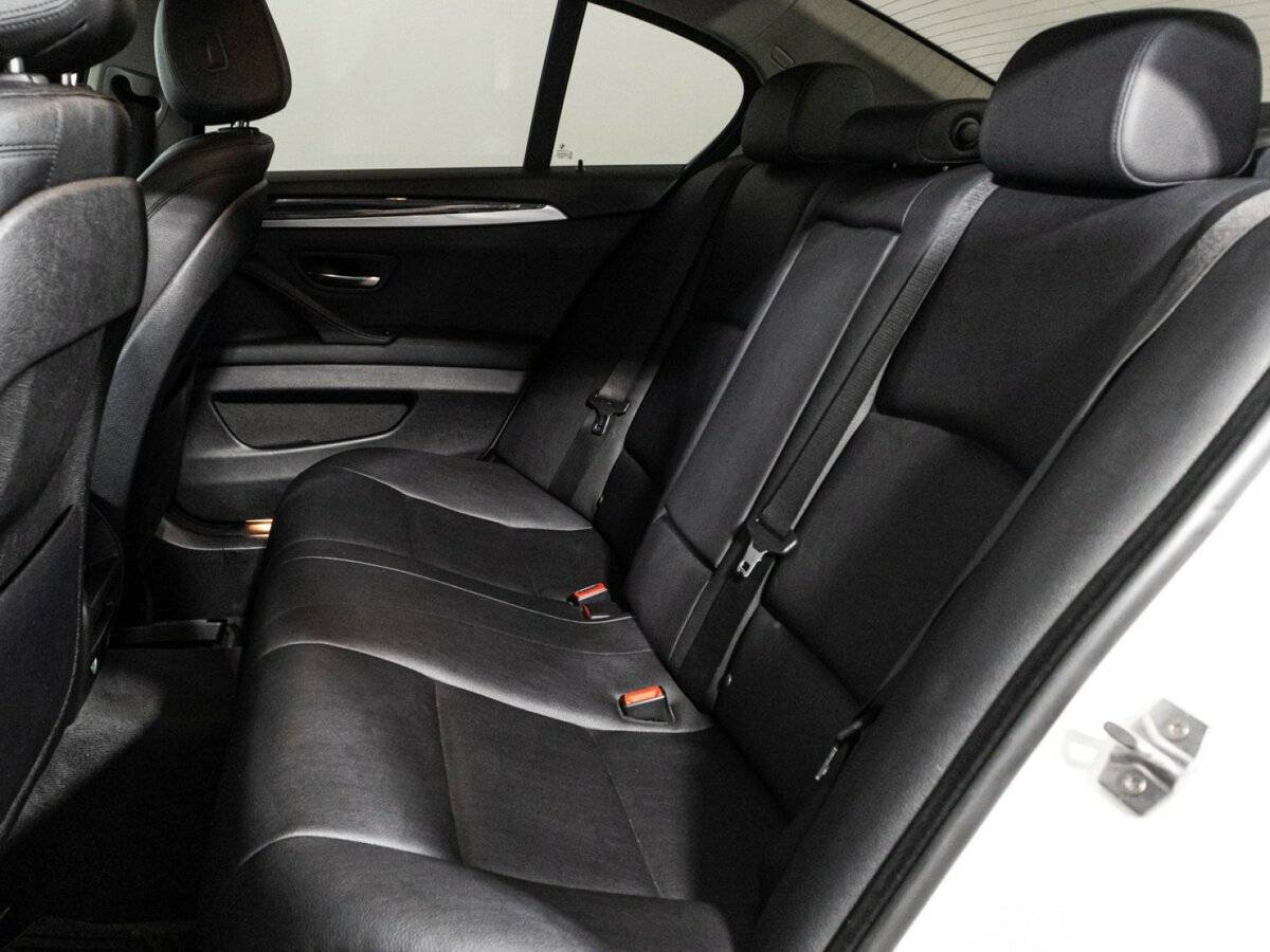 BMW 5 серии с пробегом — 2014 год. Фото: #9