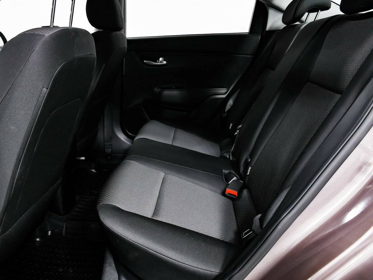 Kia Rio с пробегом — 2021 год. Фото: #10