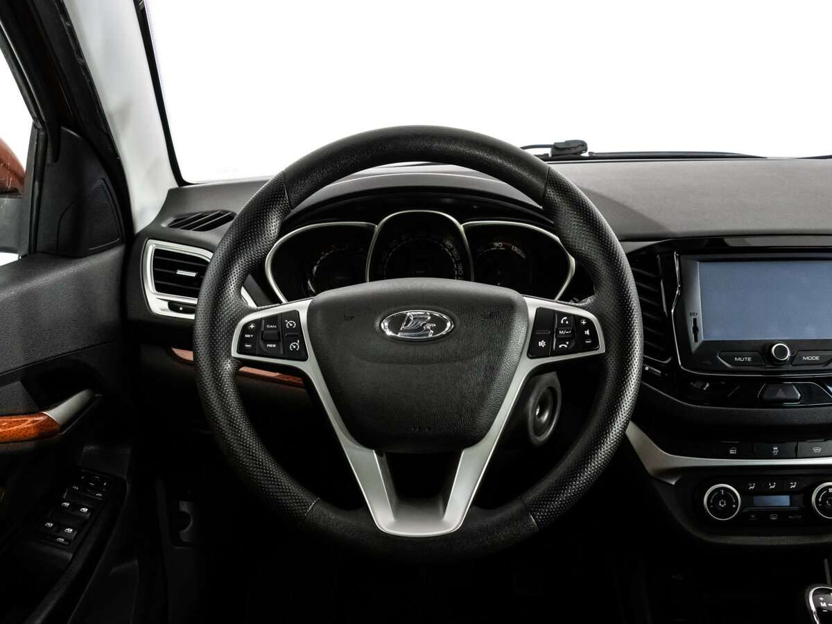 Lada (ВАЗ) Vesta с пробегом — 2019 год. Фото: #9