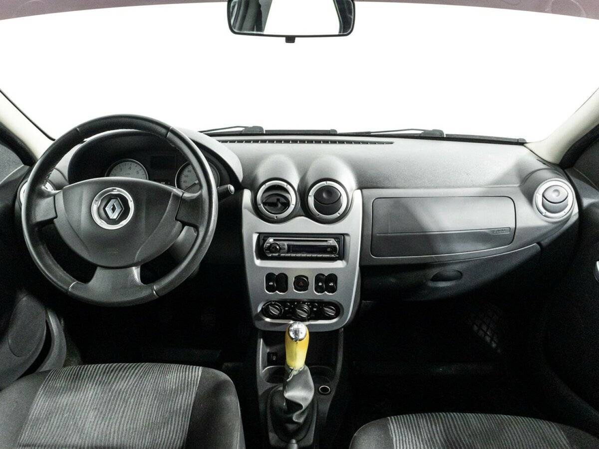 Renault Logan с пробегом — 2012 год. Фото: #12