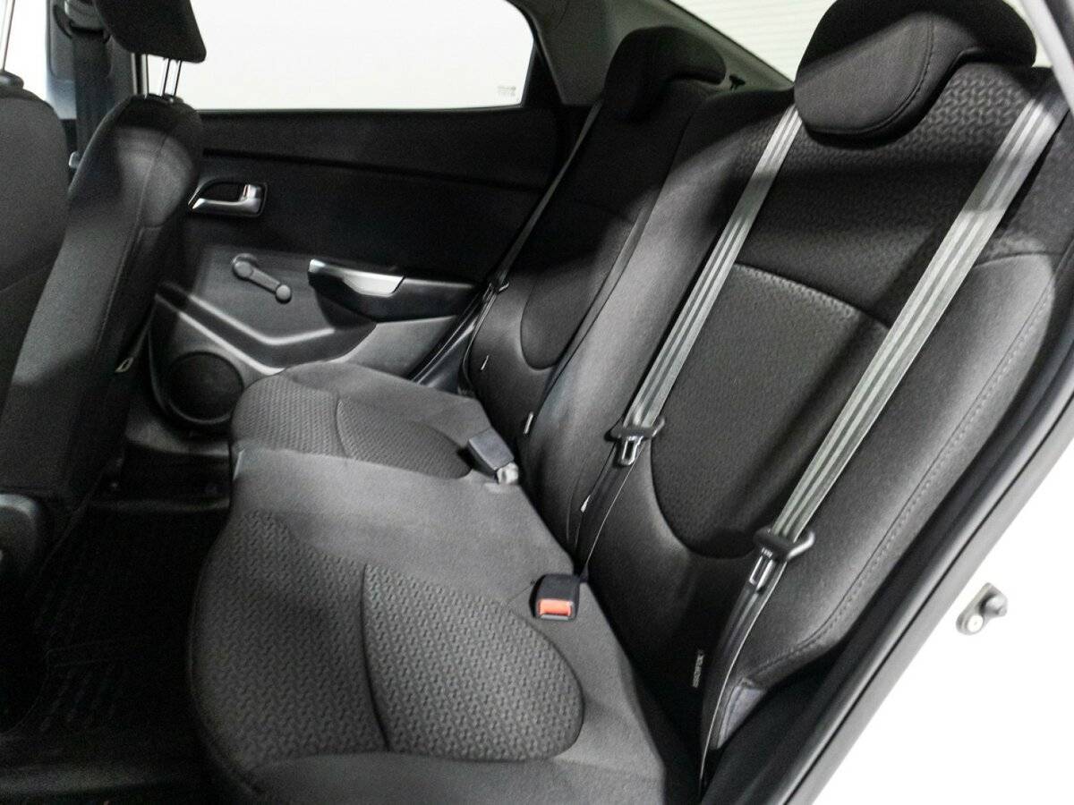 Kia Rio с пробегом — 2014 год. Фото: #9