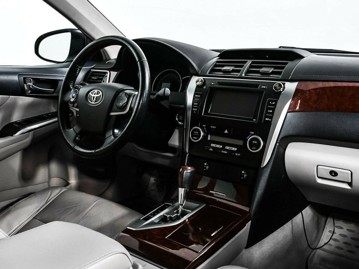 Toyota Camry с пробегом — 2012 год. Фото: #8