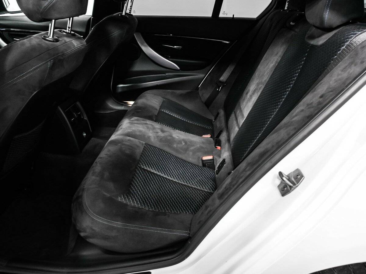 BMW 3 серии с пробегом — 2016 год. Фото: #13