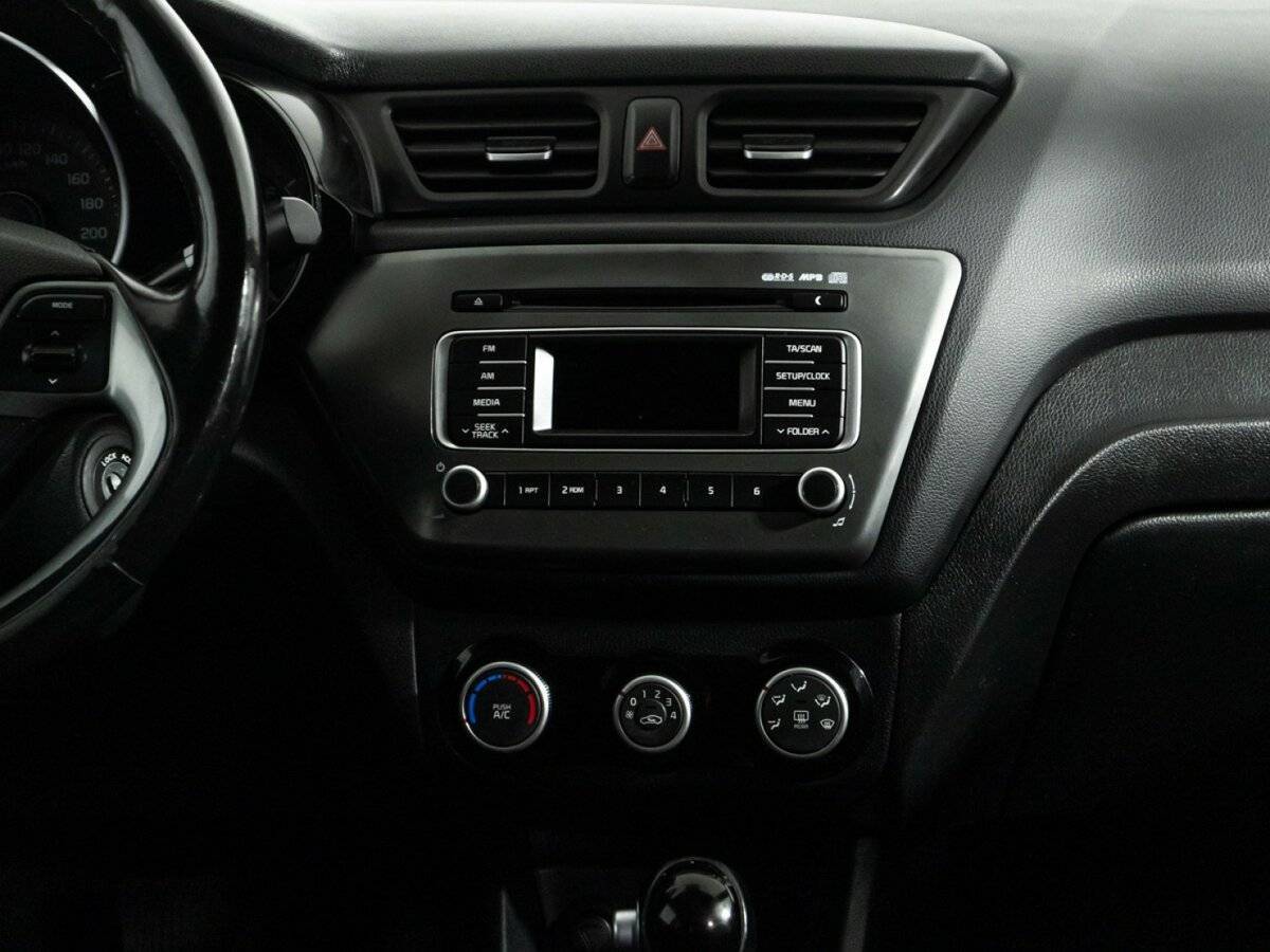 Kia Rio с пробегом — 2017 год. Фото: #13