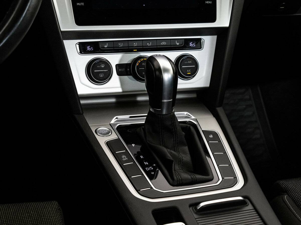 Volkswagen Passat с пробегом — 2018 год. Фото: #12