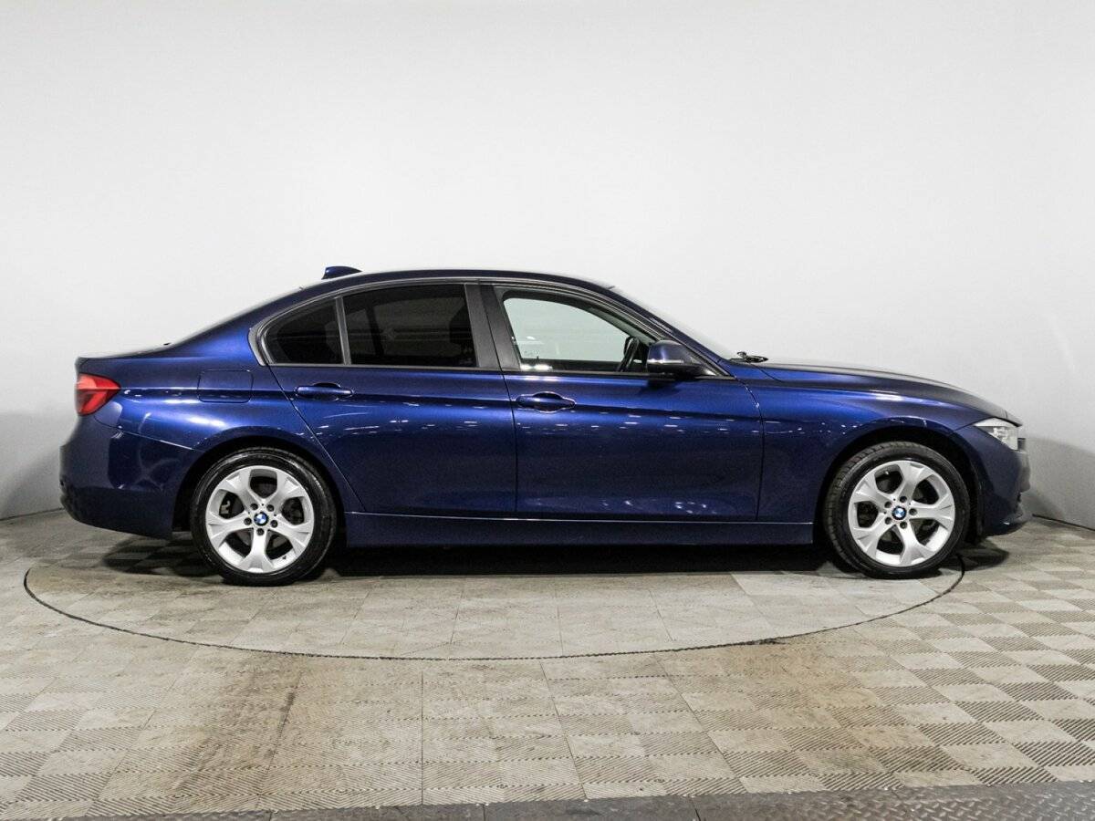 BMW 3 серии с пробегом — 2018 год. Фото: #3