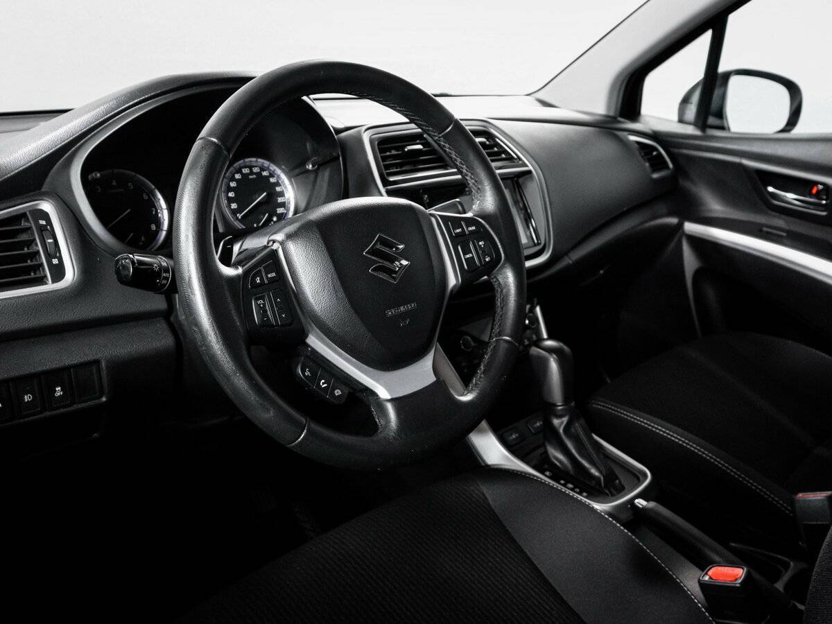 Suzuki SX4 с пробегом — 2016 год. Фото: #13