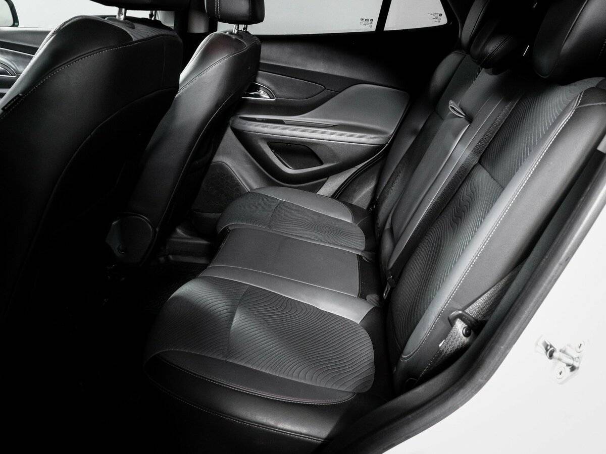 Opel Mokka с пробегом — 2013 год. Фото: #9