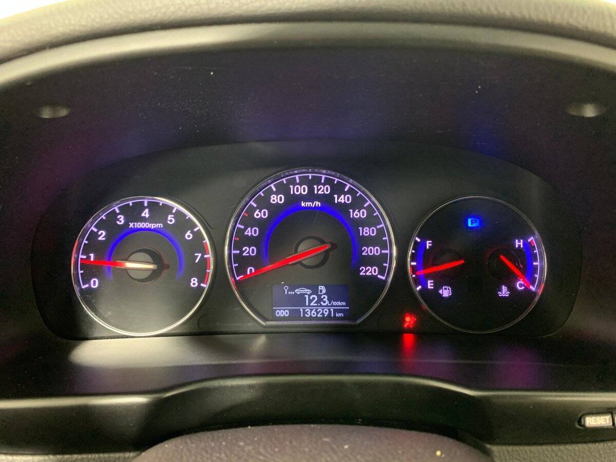 Hyundai Santa Fe с пробегом — 2012 год. Фото: #13