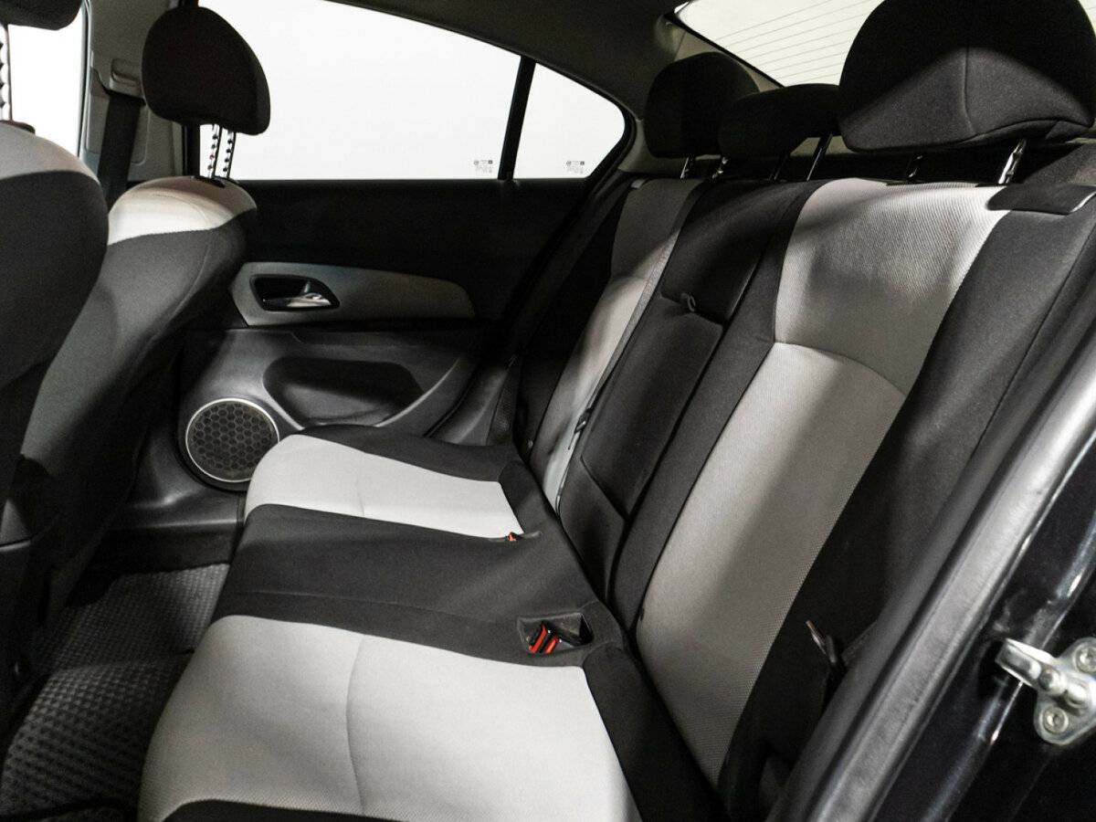 Chevrolet Cruze с пробегом — 2013 год. Фото: #9