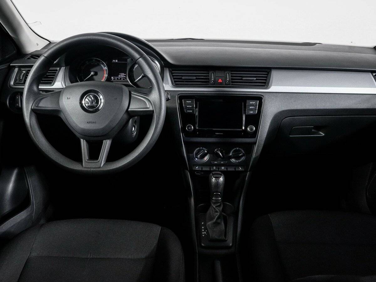 Skoda Rapid с пробегом — 2019 год. Фото: #11