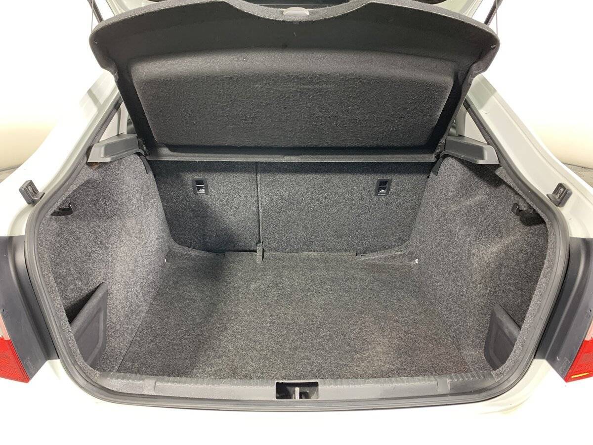 Skoda Rapid с пробегом — 2016 год. Фото: #18