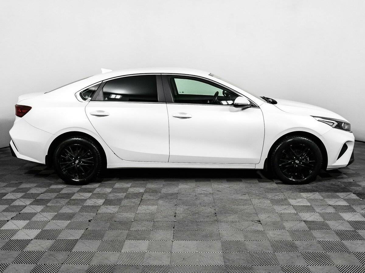 Kia Cerato с пробегом — 2022 год. Фото: #3