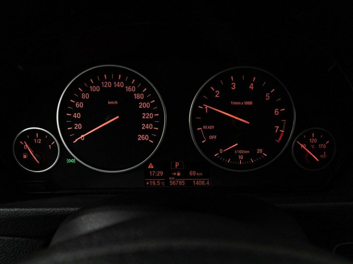 BMW 3 серии с пробегом — 2017 год. Фото: #11