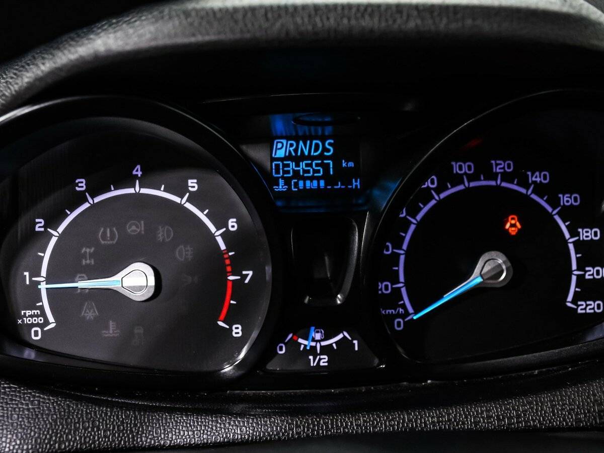 Ford EcoSport с пробегом — 2015 год. Фото: #9