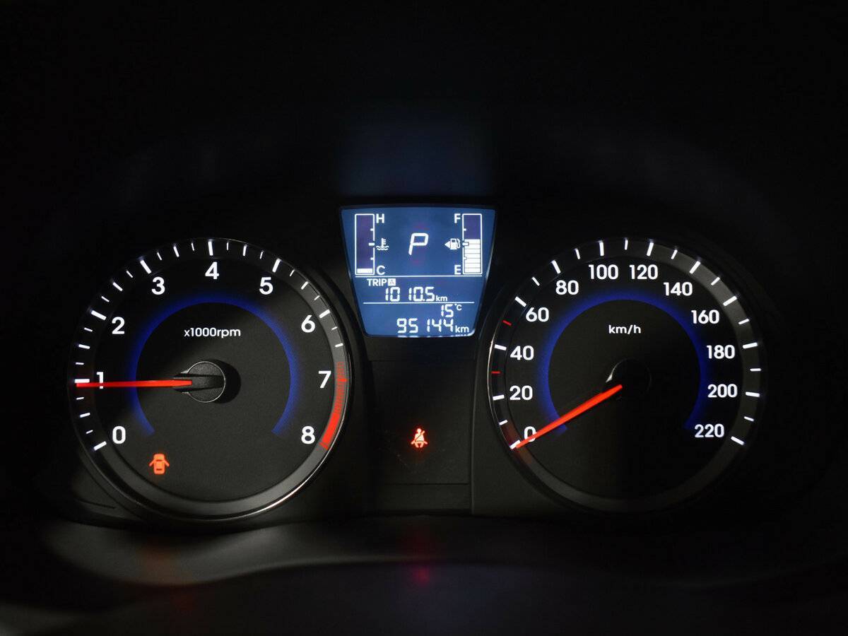 Hyundai Solaris с пробегом — 2014 год. Фото: #13