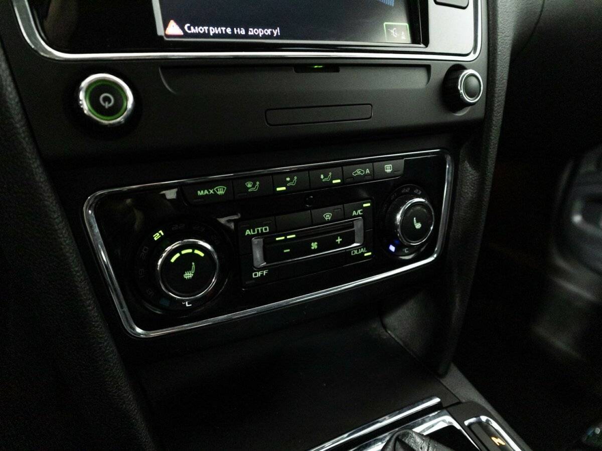 Skoda Superb с пробегом — 2013 год. Фото: #18