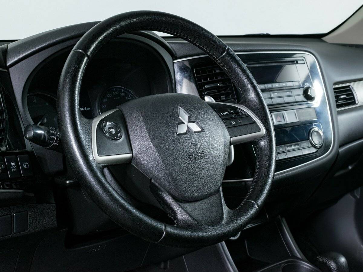 Mitsubishi Outlander с пробегом — 2012 год. Фото: #11