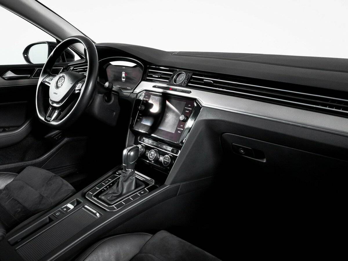 Volkswagen Passat с пробегом — 2019 год. Фото: #8