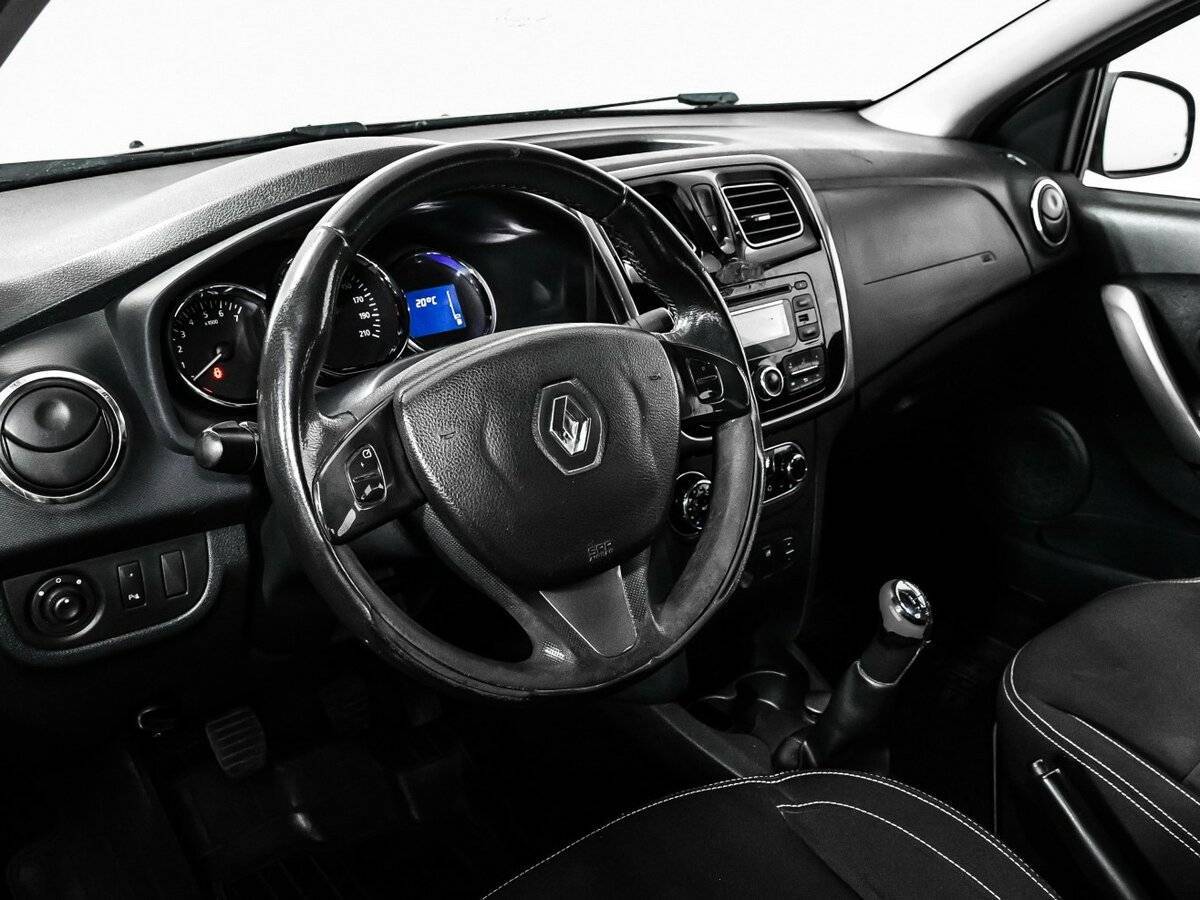 Renault Logan с пробегом — 2016 год. Фото: #11