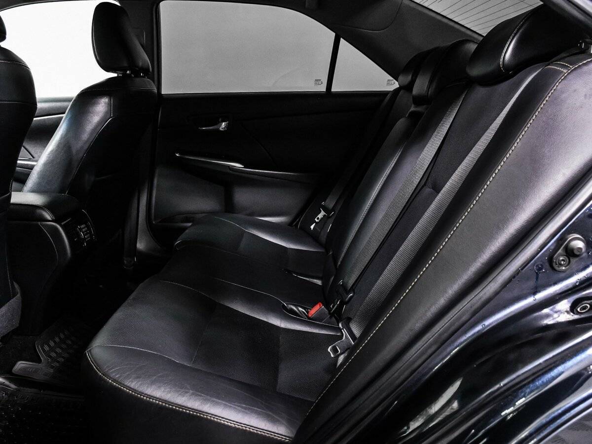 Toyota Camry с пробегом — 2017 год. Фото: #11