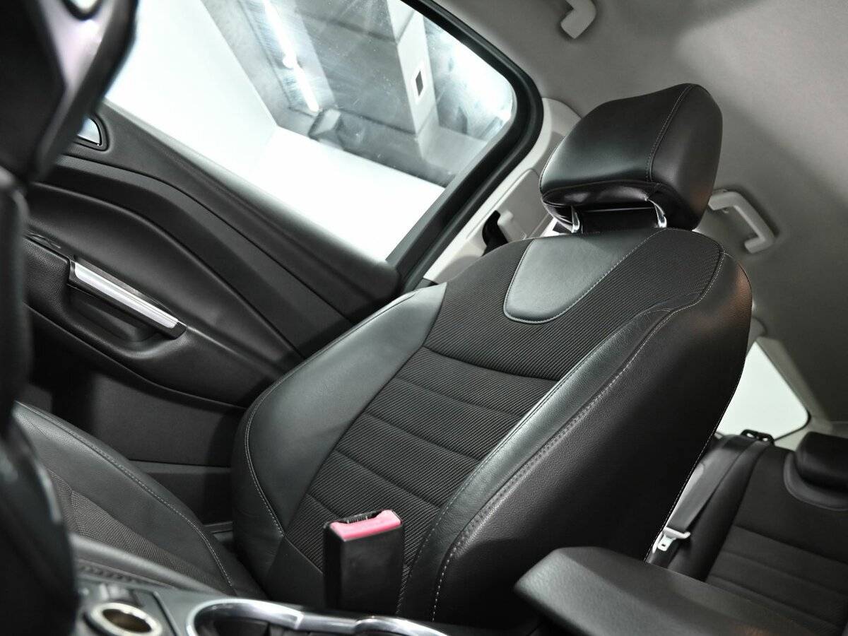 Ford Kuga с пробегом — 2013 год. Фото: #11