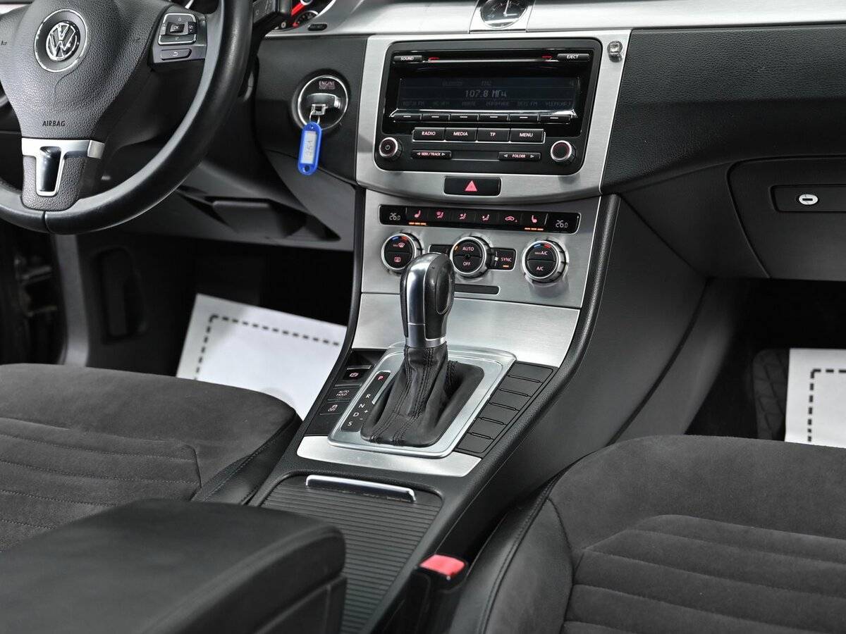 Volkswagen Passat с пробегом — 2012 год. Фото: #10